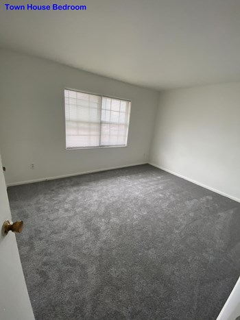 Williamsburg East Apartments