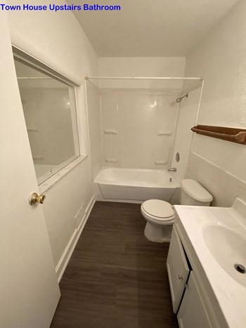 Williamsburg East Apartments