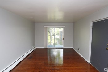 2236 Ransdell Street 2 Beds Apartment for Rent - Photo Gallery 6