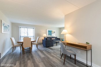 Beautiful living space, filled with natural light Beautiful living space, filled with natural light - Photo Gallery 3