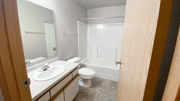 Full bathroom at Amber Valley with a full shower
