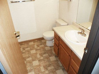212 11th Ave 1-3 Beds Apartment for Rent - Photo Gallery 9