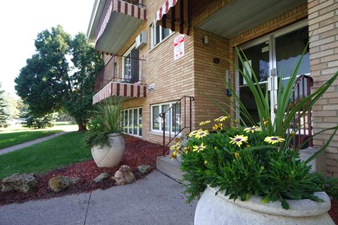 Xerxes Apartments exterior, Brooklyn Center, Minnesota