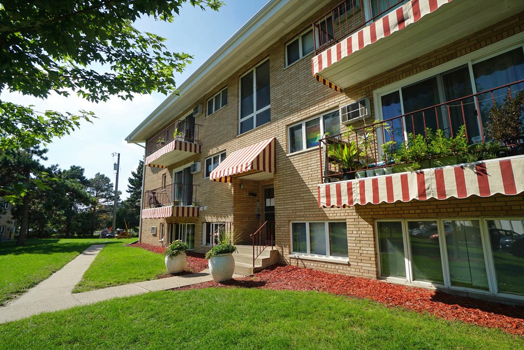 Xerxes Apartments exterior