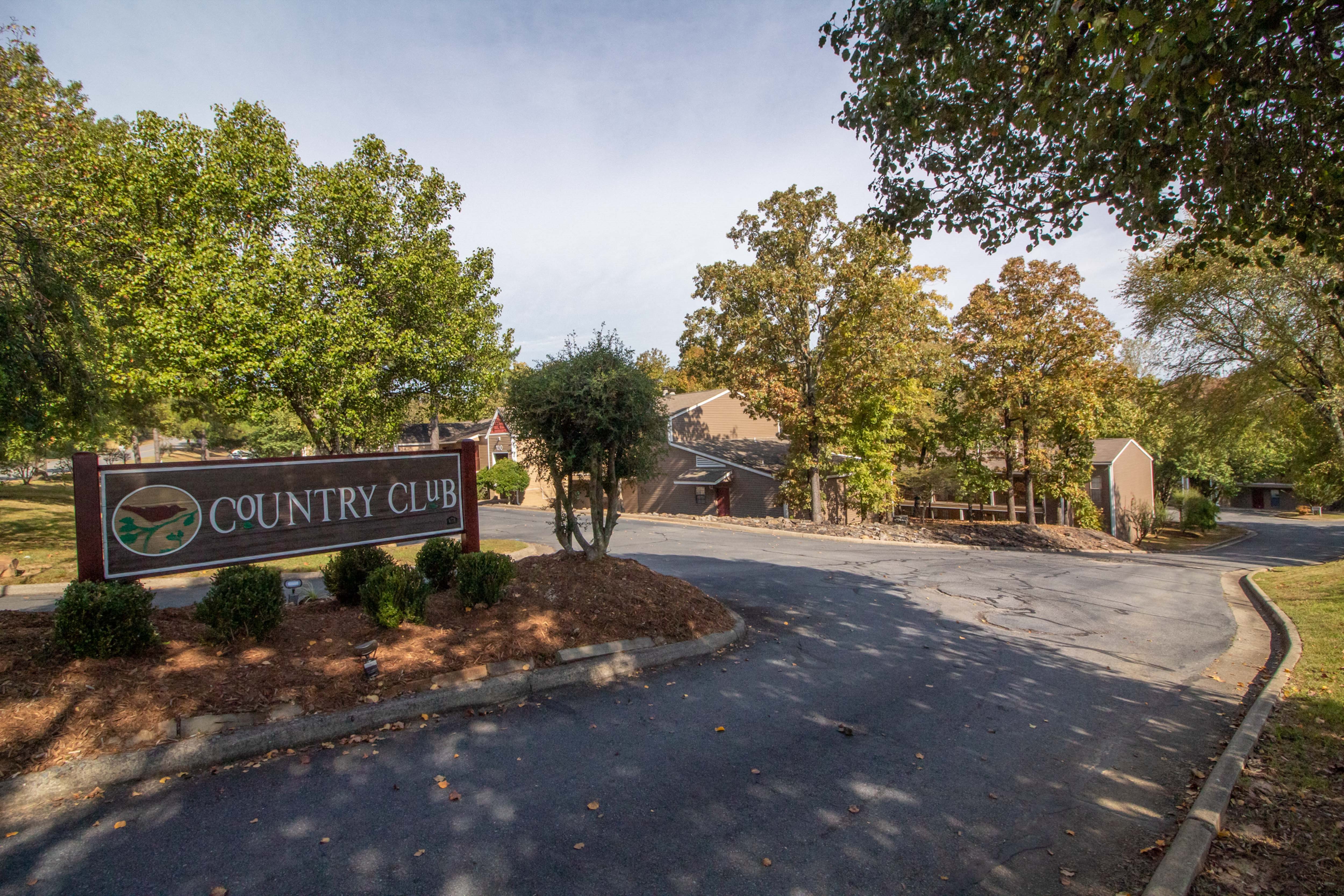 Photos and Video of Country Club Apartments in North Little Rock, AR