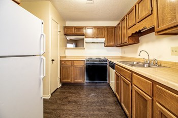 200 Shadow Oaks Dr 1-2 Beds Condo for Rent - Photo Gallery 2