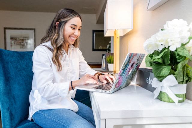 A resident studies at Chautauqua.