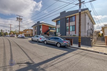 620-624 Aerick St. 1-2 Beds Apartment for Rent - Photo Gallery 3