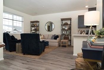 A Living Room in a 2 Bedroom Apartment at 5100 Summit Apartments - Photo Gallery 10