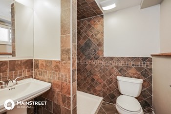 4856 Cryodon Blvd N 4 Beds House for Rent - Photo Gallery 16