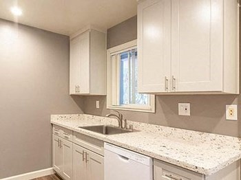 465 Calderon Avenue 1-3 Beds Apartment for Rent - Photo Gallery 3