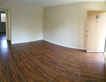 365 Chiquita Avenue 1-2 Beds Apartment for Rent - Photo Gallery 5