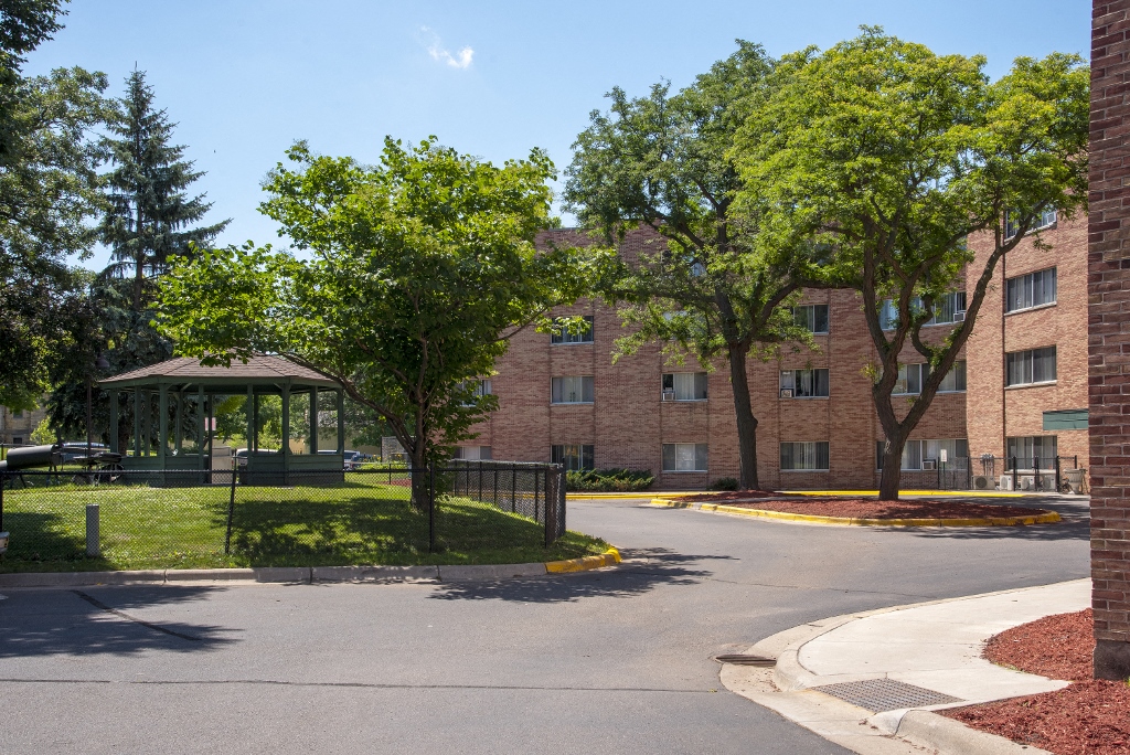 Dale Street Place Apartments St. Paul