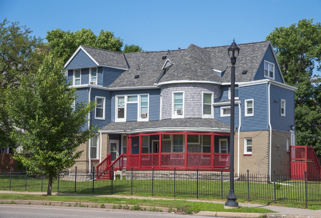 Oakland Square Apartment Homes Minneapolis