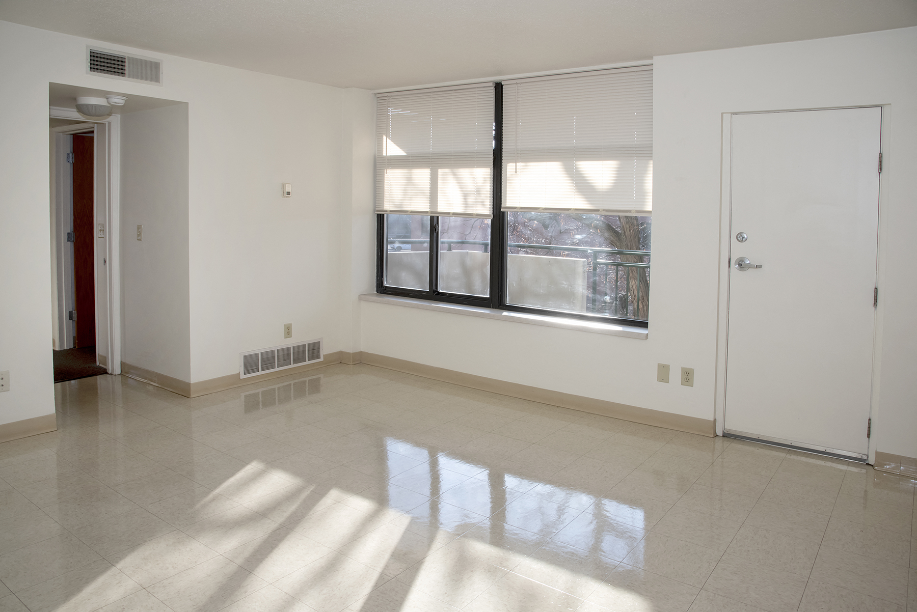 Park Plaza Apartments Minneapolis Living Room