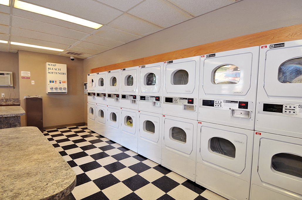 Seven Corners Apartments Minneapolis