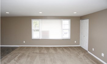 1916-A E 50th Street 1-2 Beds Apartment for Rent - Photo Gallery 6