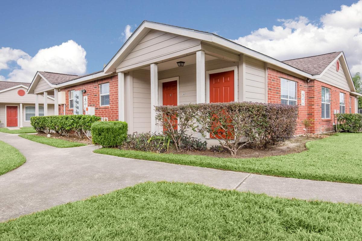 Photos and Video of Gateway Village Senior Apartments in Beaumont, TX