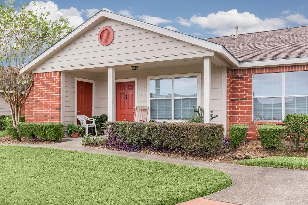 Photos and Video of Gateway Village Senior Apartments in Beaumont, TX