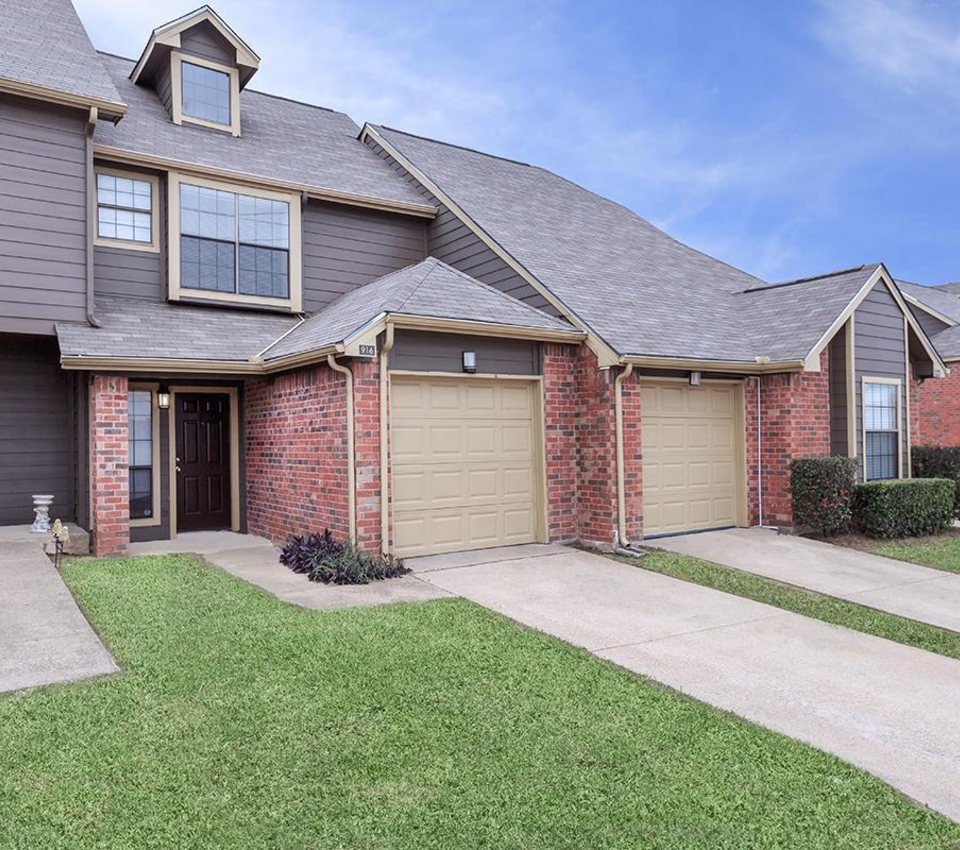 Wexford Townhomes | Apartments in Duncanville, TX