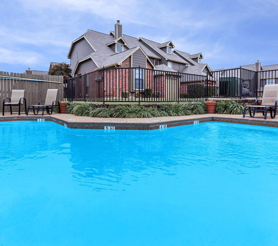 Wexford Townhomes Apartments in Duncanville, TX