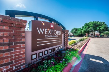 600 Wembley Circle 1-2 Beds Townhouse for Rent - Photo Gallery 2