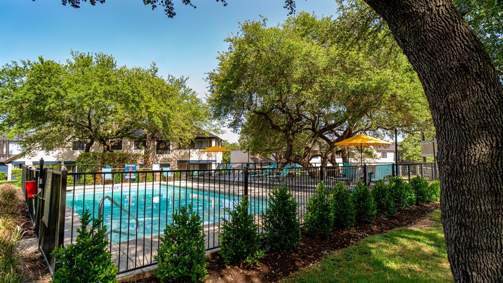 apartments for rent in austin with a swimming pool