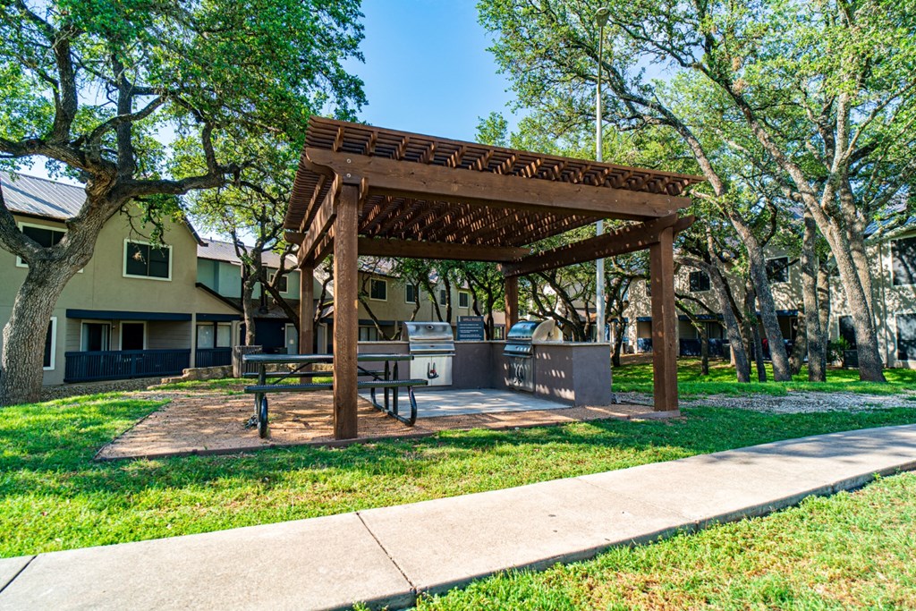 apartments for rent in austin tx with grilling stations