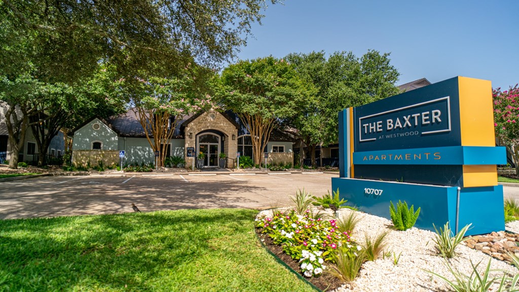 austin apartments with large leasing office