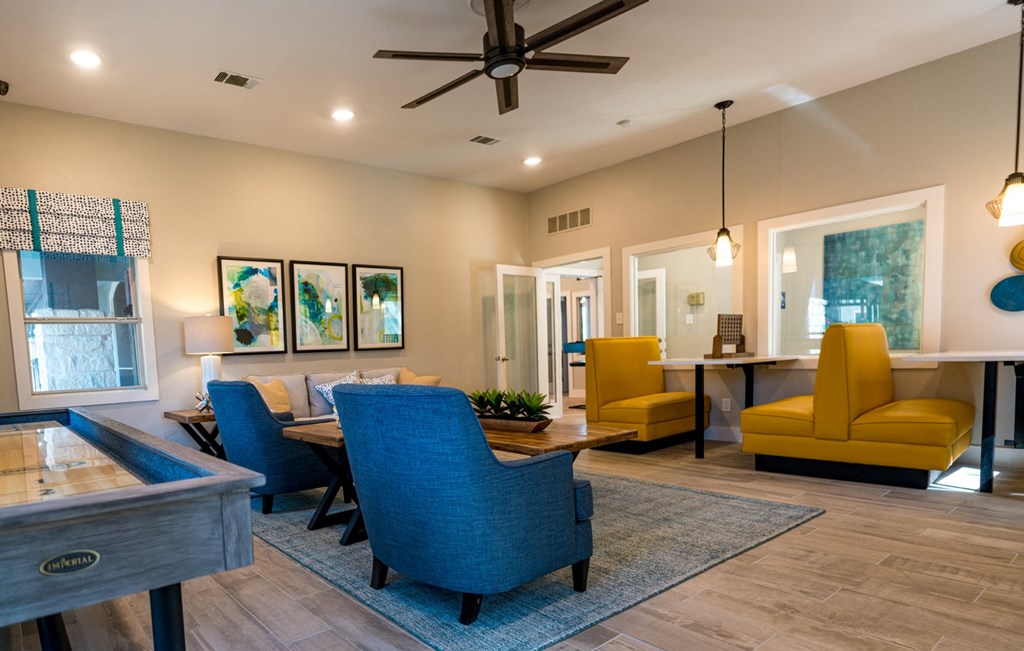 austin apartments with a resident lounge