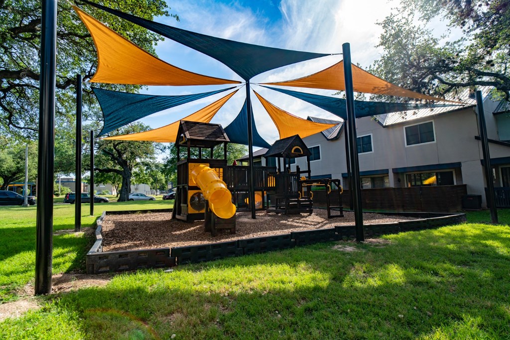 austin tx apartments with a playground