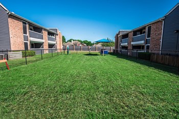 2200 Brown Street 1-2 Beds Apartment for Rent - Photo Gallery 10