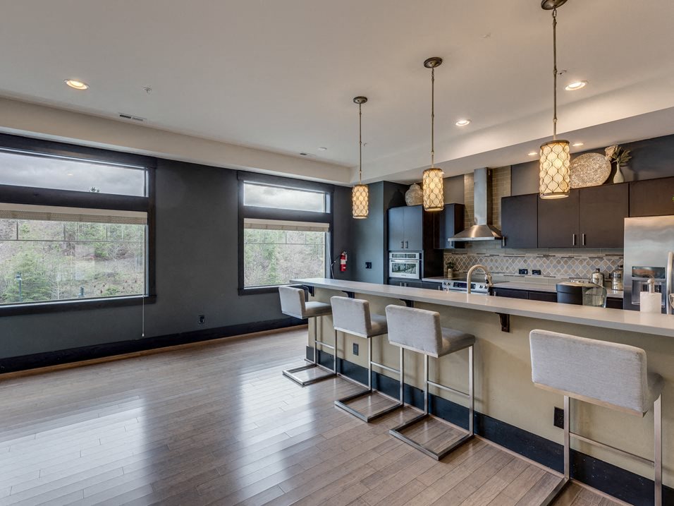 Clubhouse l Vue Issaquah Apts in Issaquah WA