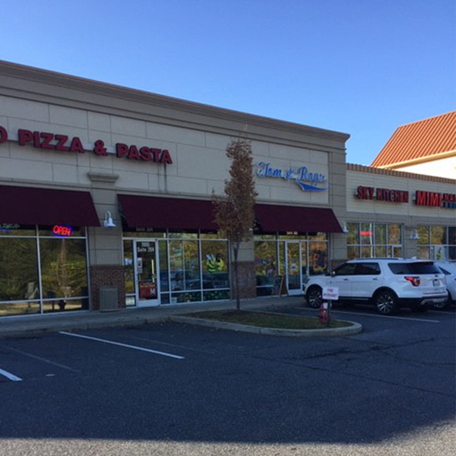 Nearby Shopping, and Dining