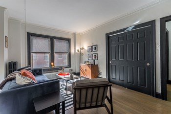 5200 N Sheridan Rd Studio-1 Bed Apartment for Rent - Photo Gallery 4
