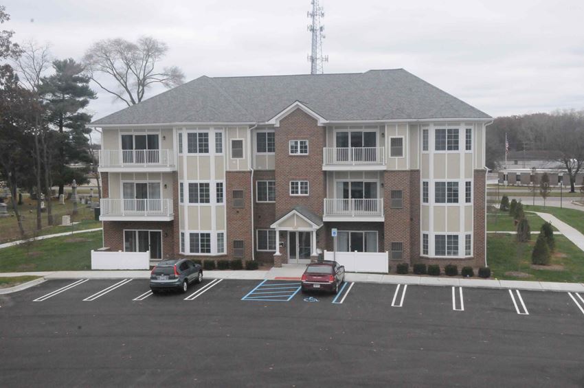 Aletha B. Phipps Apartments 55 And Over, 14931 Farmington Rd, Livonia