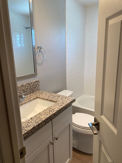 5900 Stockdale Highway 1-3 Beds Apartment for Rent - Photo Gallery 16