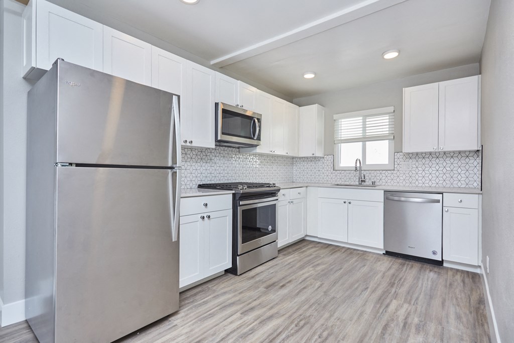 Spacious, fully equipped kitchen