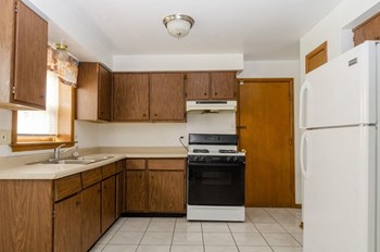 14547 Chicago Rd 1-2 Beds Apartment for Rent - Photo Gallery 5