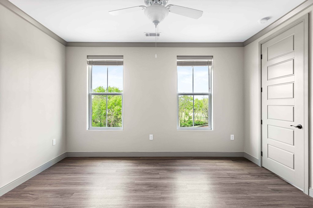 Upton Oxmoor Apartments Louisville bedroom