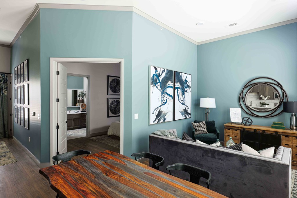 Upton Oxmoor Apartments Louisville living room