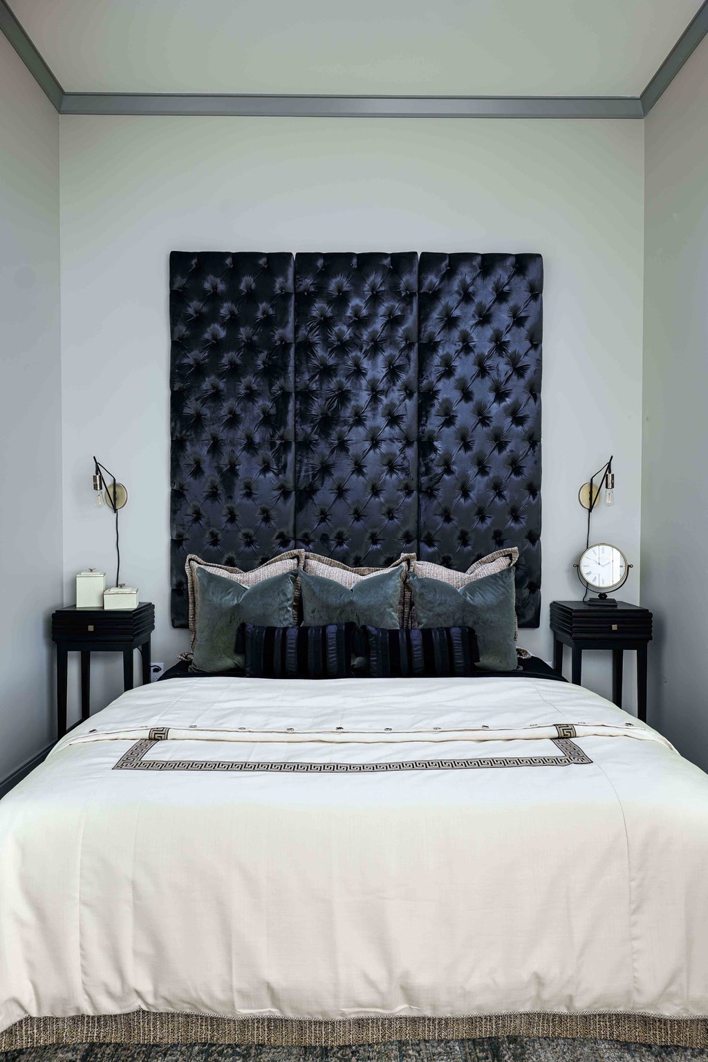 Upton Oxmoor Apartments Louisville primary bedroom