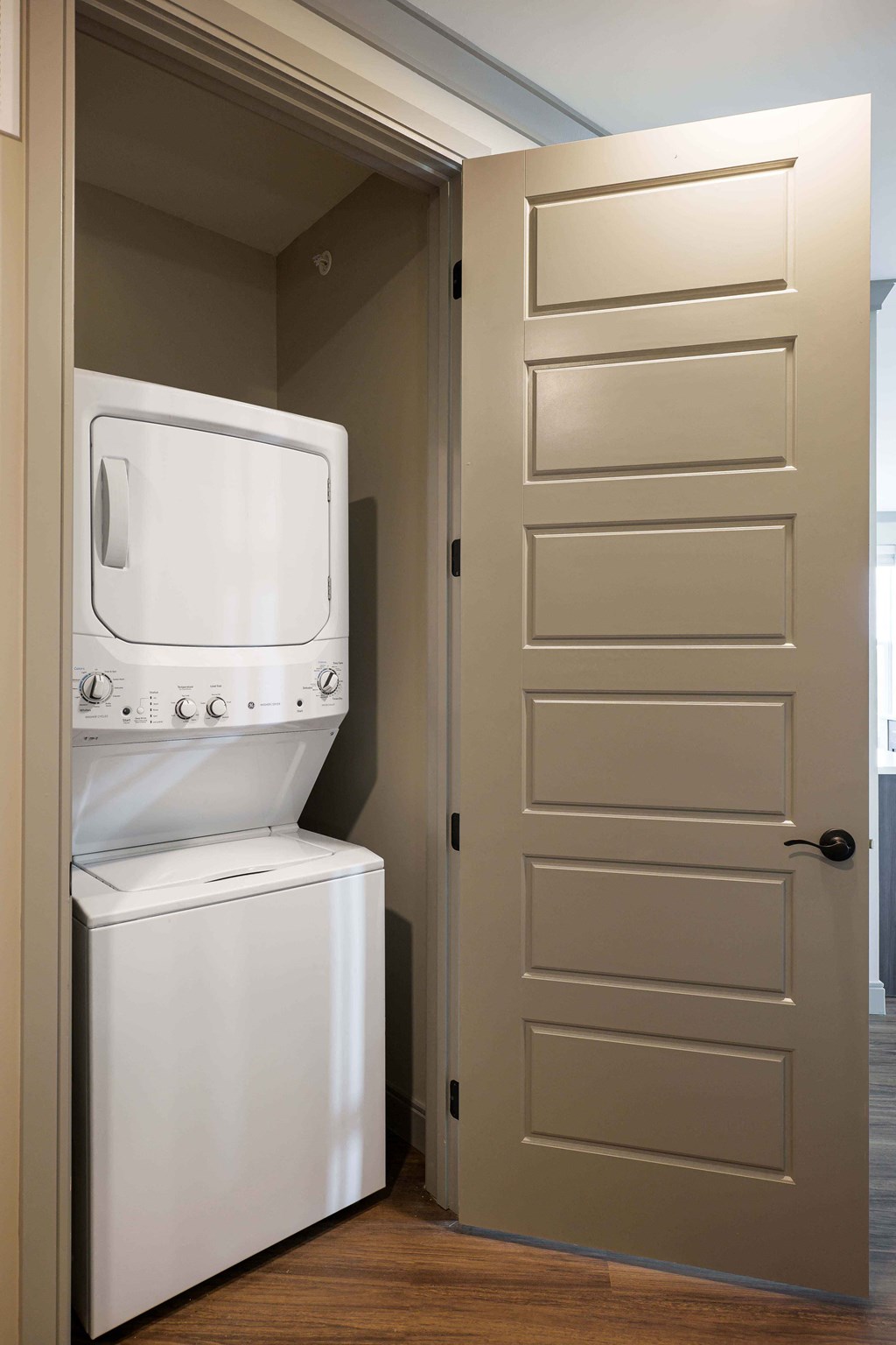 Upton Oxmoor Apartments Louisville in-unit washer and dryer