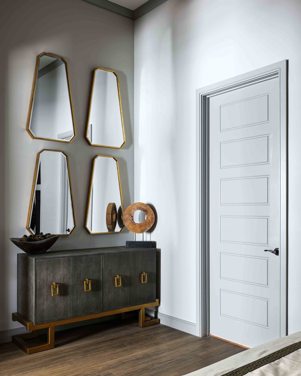 Upton Oxmoor Apartments Louisville entryway decor