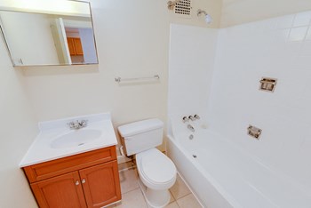 Bathroom - Photo Gallery 9