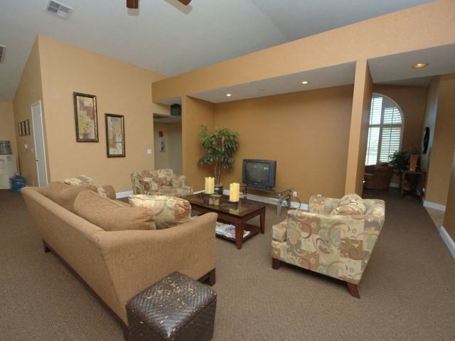 Clubhouse Lounge at VIZCAYA APARTMENTS, California 