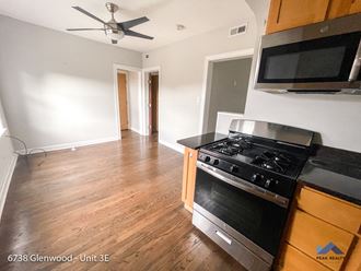 6736-38 N. Glenwood Ave. Studio-2 Beds Apartment for Rent - Photo Gallery