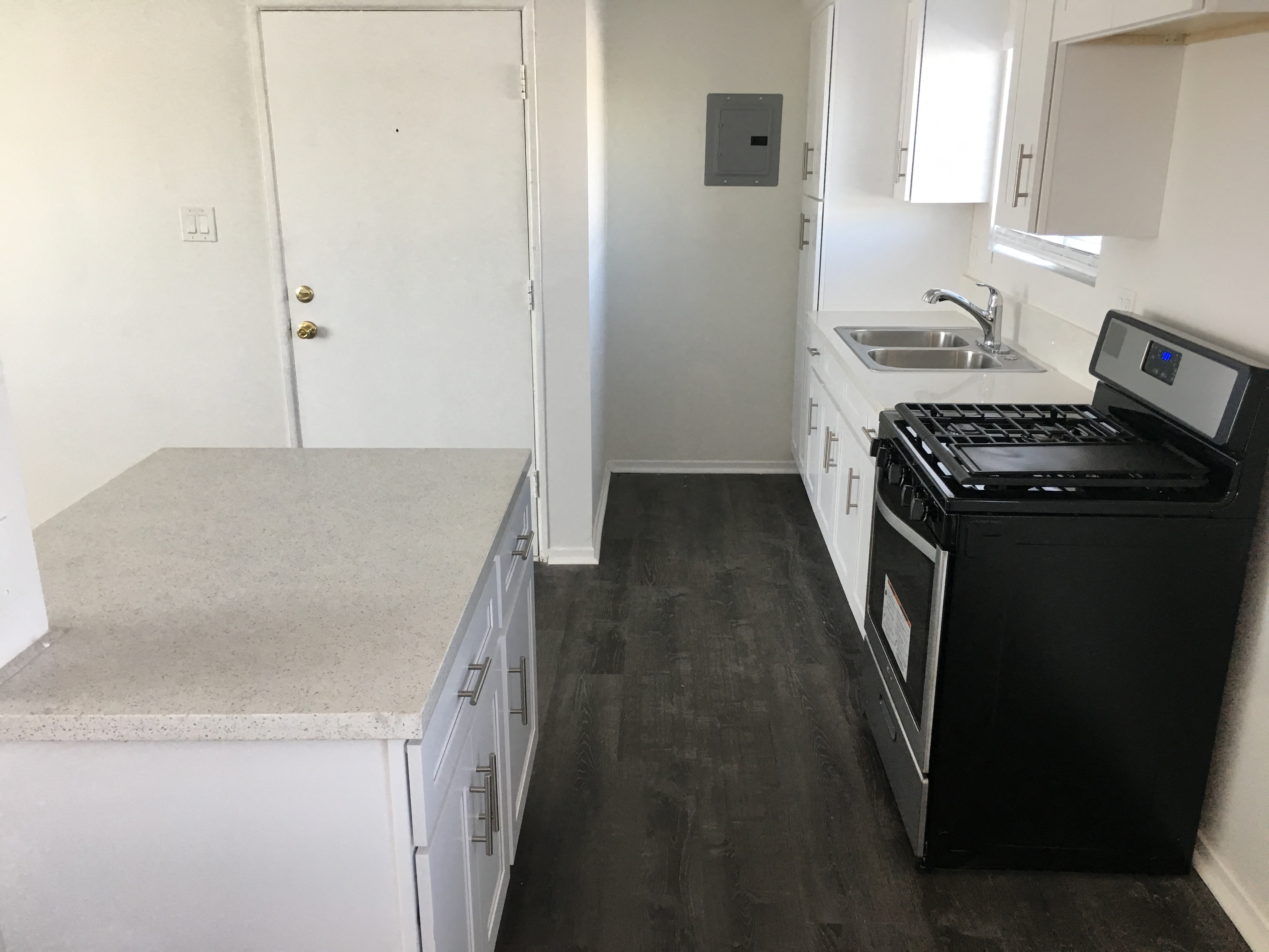 2 Bed 1 1/2 Bath