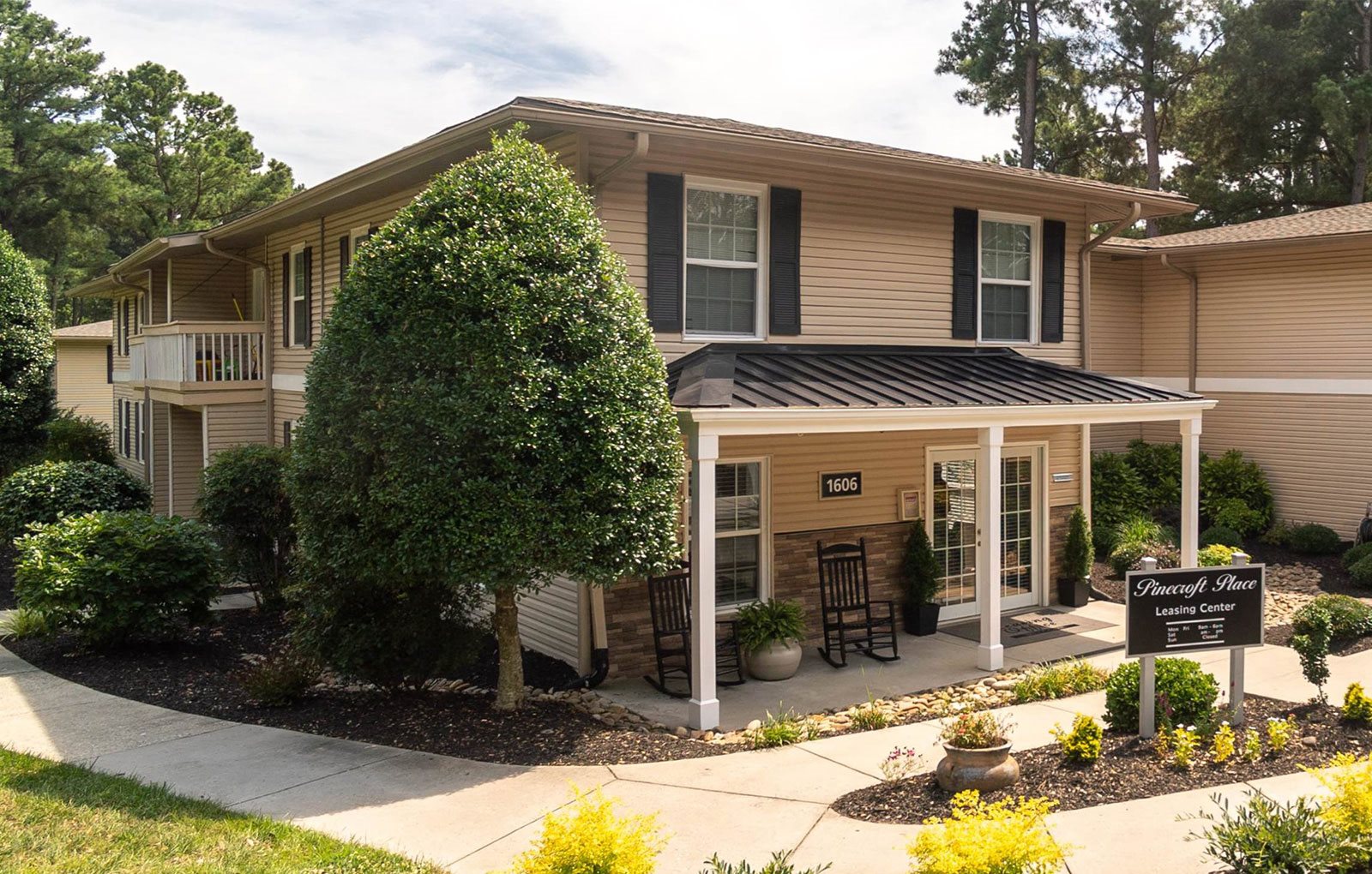 Pinecroft Place | Apartments in Greensboro, NC