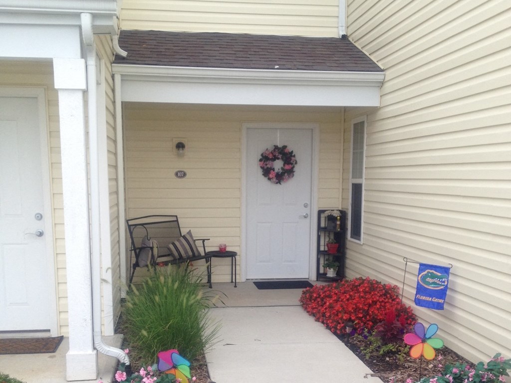 garages available at Prairie Apartments